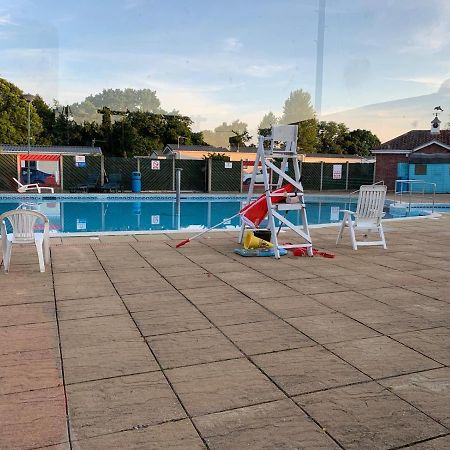 Norfolk Caravan Staycation Pet Friendly Belton with Browston Exterior photo