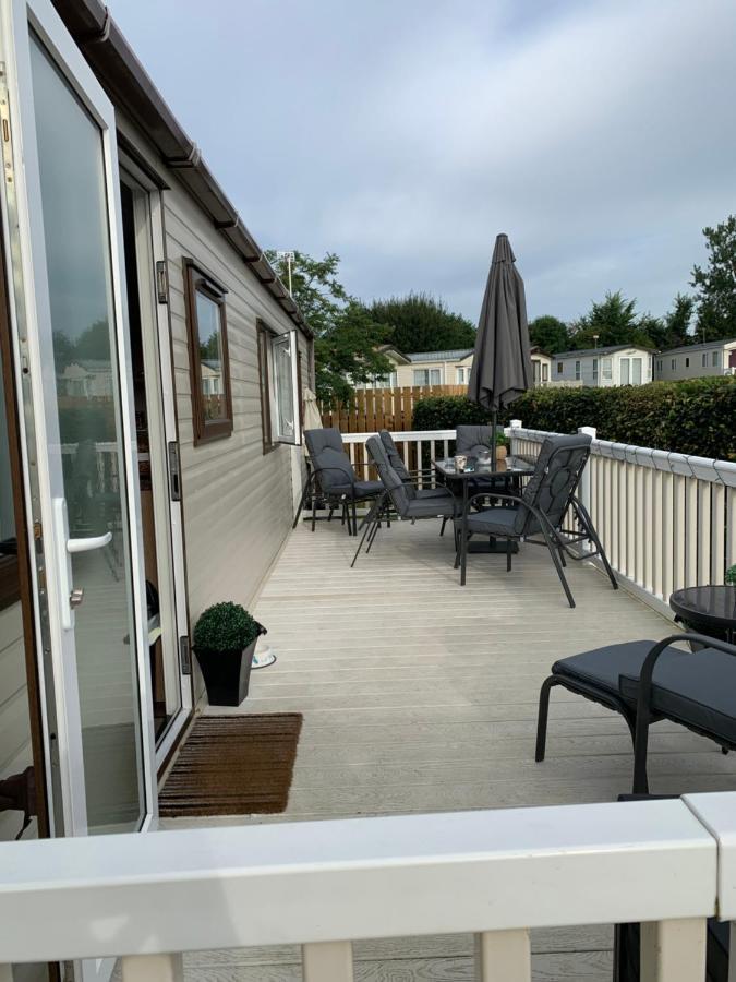 Norfolk Caravan Staycation Pet Friendly Belton with Browston Exterior photo